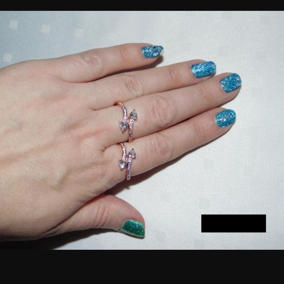 18K Rose Gold Crystal CZ Heart Bypass Ring - Picture 7 of 8